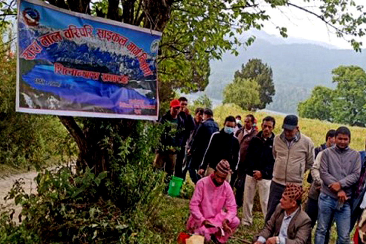 रारा साइकल मार्ग निर्माणमा कमिसनको चलखेल भएको व्यवसायीहरुको आरोप